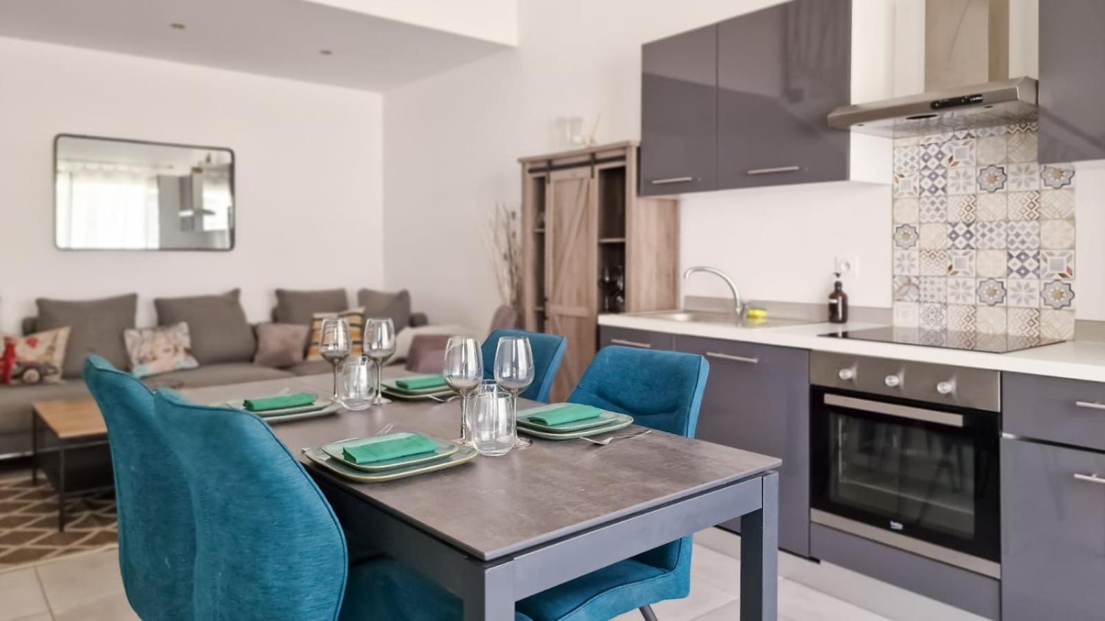 Appartement Plein Centre Bernis Extérieur photo